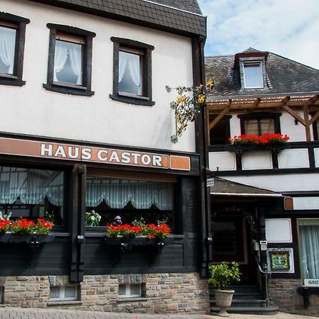 Gasthaus Castor Hotel Klotten Exterior photo